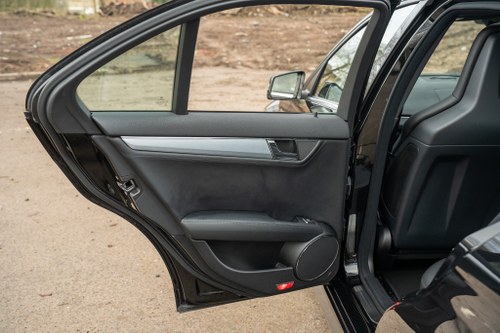 2010 Mercedes-Benz C63 AMG In vendita (immagine 59 di 141)