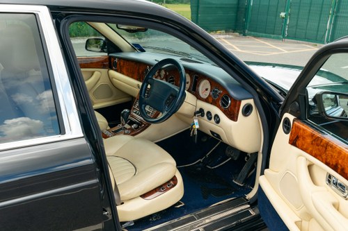 2001 Bentley Arnage En venta (imagen 27 de 186)