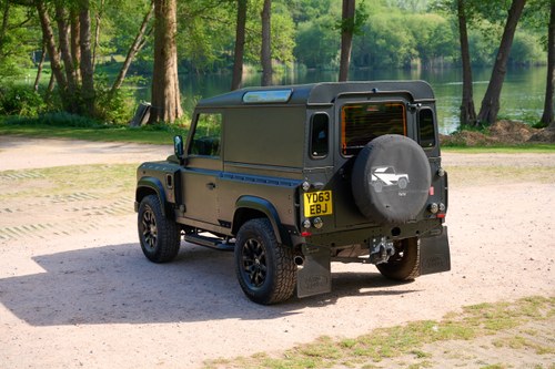 2013 Land Rover Defender 90 Chelsea Truck Company Wide Body with Kahn Upgrades In vendita (immagine 16 di 157)