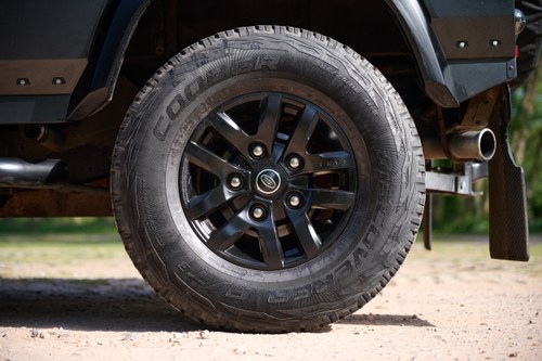 2013 Land Rover Defender 90 Chelsea Truck Company Wide Body with Kahn Upgrades In vendita (immagine 20 di 157)