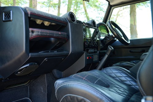 2013 Land Rover Defender 90 Chelsea Truck Company Wide Body with Kahn Upgrades In vendita (immagine 48 di 157)