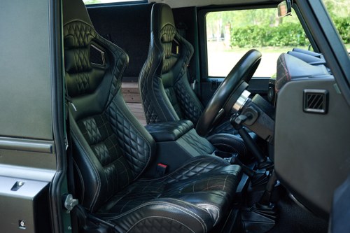 2013 Land Rover Defender 90 Chelsea Truck Company Wide Body with Kahn Upgrades In vendita (immagine 24 di 157)