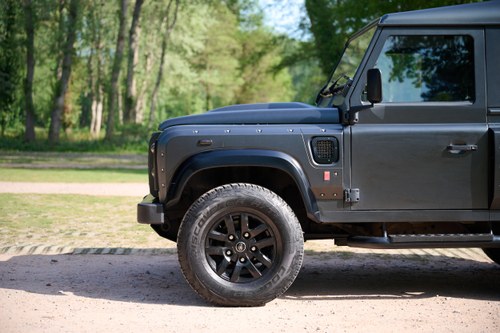 2013 Land Rover Defender 90 Chelsea Truck Company Wide Body with Kahn Upgrades In vendita (immagine 90 di 157)