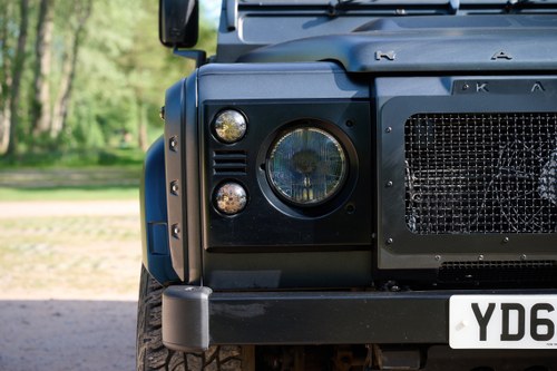 2013 Land Rover Defender 90 Chelsea Truck Company Wide Body with Kahn Upgrades In vendita (immagine 92 di 157)