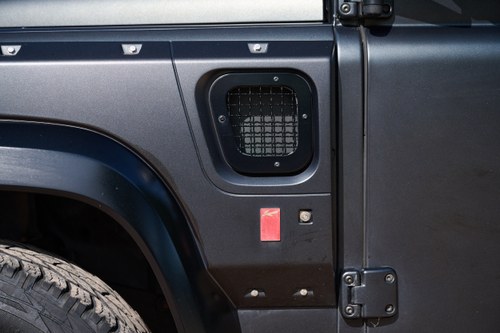 2013 Land Rover Defender 90 Chelsea Truck Company Wide Body with Kahn Upgrades In vendita (immagine 97 di 157)