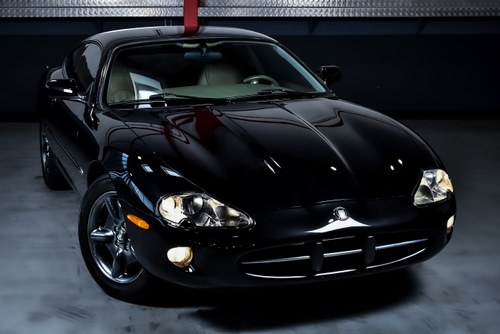1999 Jaguar XK8 Coupé In vendita (immagine 7 di 115)