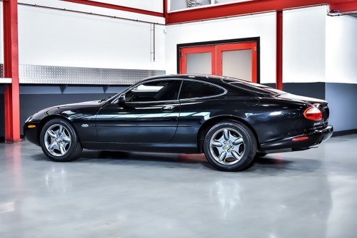 1999 Jaguar XK8 Coupé In vendita (immagine 27 di 115)