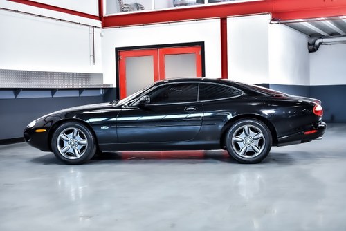 1999 Jaguar XK8 Coupé In vendita (immagine 29 di 115)