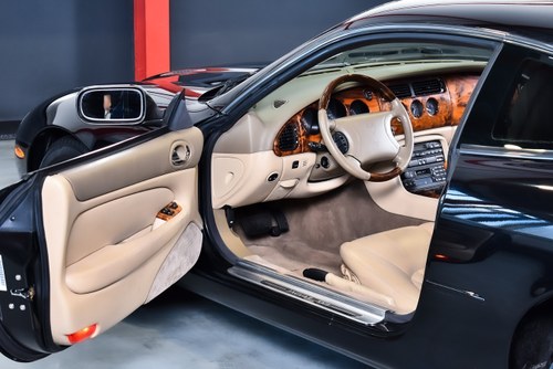 1999 Jaguar XK8 Coupé In vendita (immagine 36 di 115)