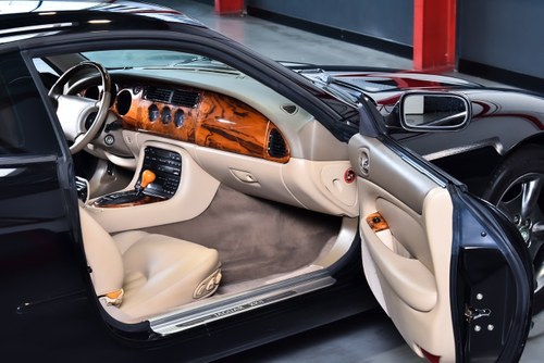 1999 Jaguar XK8 Coupé In vendita (immagine 47 di 115)