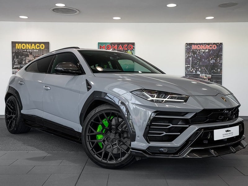 2021 Lamborghini Urus V8