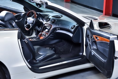 2003 Mercedes-Benz R230 SL500 "Designo Launch Edition" In vendita (immagine 44 di 83)