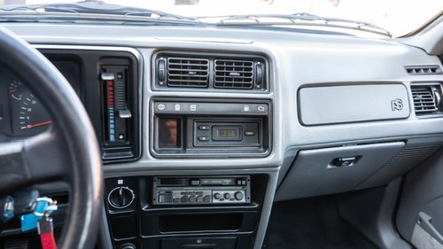 1986 Ford Sierra RS Cosworth 3dr till salu (bild 22 av 165)