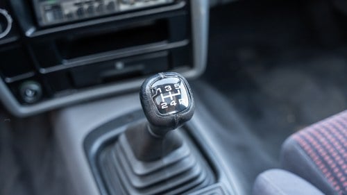 1986 Ford Sierra RS Cosworth 3dr till salu (bild 24 av 165)