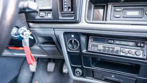 1986 Ford Sierra RS Cosworth 3dr till salu (bild 38 av 165)