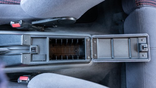 1986 Ford Sierra RS Cosworth 3dr till salu (bild 42 av 165)