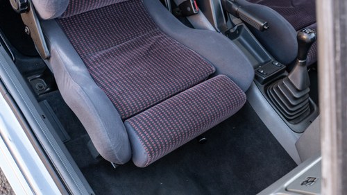 1986 Ford Sierra RS Cosworth 3dr till salu (bild 54 av 165)