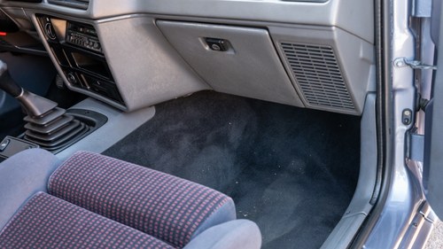 1986 Ford Sierra RS Cosworth 3dr till salu (bild 60 av 165)