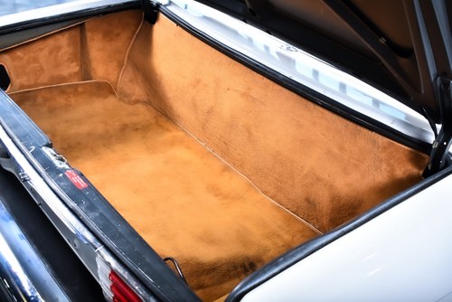 1986 Mercedes-Benz R107 560SL Convertible 5,6L V8 For Sale (picture 70 of 149)