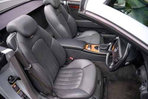 2006 Mercedes-Benz R230 SL55 AMG zum Verkauf (Bild 63 von 189)