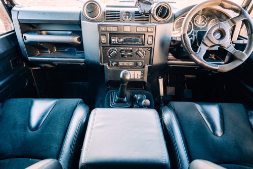 2015 Land Rover Defender 110 TD Pick Up ‘Spectre Evocation’ In vendita (immagine 27 di 143)