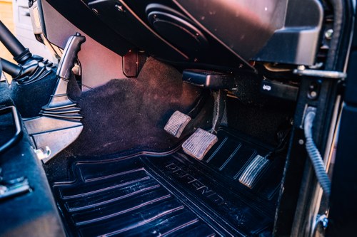 2015 Land Rover Defender 110 TD Pick Up ‘Spectre Evocation’ In vendita (immagine 37 di 143)