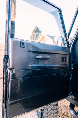 2015 Land Rover Defender 110 TD Pick Up ‘Spectre Evocation’ In vendita (immagine 40 di 143)