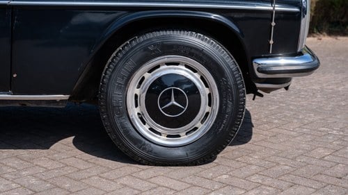 1972 Mercedes-Benz 220D Limousine (W115) à vendre (picture 11 of 308)