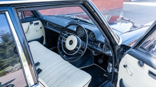 1972 Mercedes-Benz 220D Limousine (W115) à vendre (picture 15 of 308)