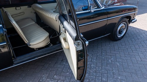 1972 Mercedes-Benz 220D Limousine (W115) à vendre (picture 114 of 308)