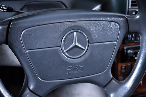 1993 Mercedes-Benz R129 SL500 Convertible 5,0L V8 (71k miles) zum Verkauf (Bild 59 von 155)