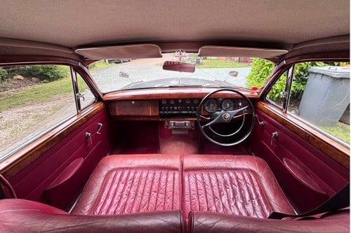 1964 Daimler 21/2 Litre V8 In vendita (immagine 17 di 268)