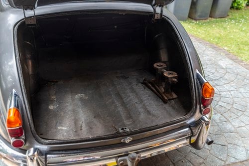 1964 Daimler 21/2 Litre V8 In vendita (immagine 106 di 268)