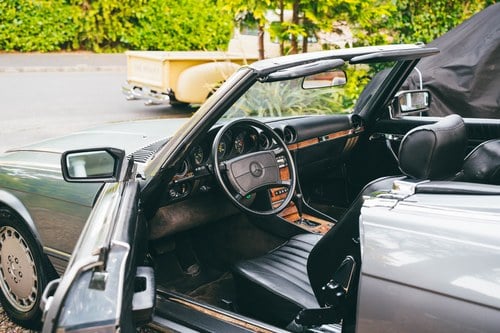 1988 Mercedes-Benz R107 560SL LHD For Sale (picture 18 of 184)