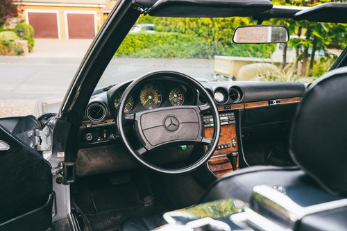 1988 Mercedes-Benz R107 560SL LHD For Sale (picture 19 of 184)