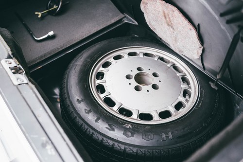 1988 Mercedes-Benz R107 560SL LHD For Sale (picture 67 of 184)