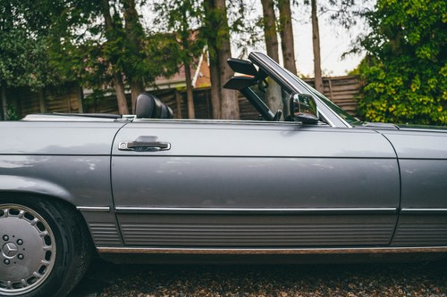 1988 Mercedes-Benz R107 560SL LHD For Sale (picture 127 of 184)