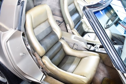 1982 Chevrolet Corvette C3 Collector’s Edition 5.7L 350CI Cross Fire Injection zum Verkauf (Bild 45 von 95)