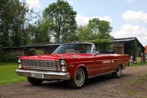 1966 Ford Galaxie 500 Convertible Te koop (foto 2 van 109)