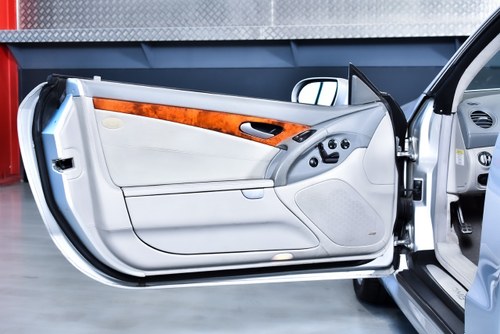 2005 Mercedes-Benz R230 SL55 Convertible 5,5L V8 In vendita (immagine 38 di 96)