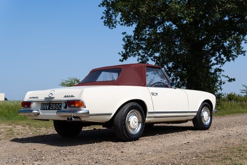 1965 Mercedes-Benz 230SL (W113) For Sale (picture 13 of 119)