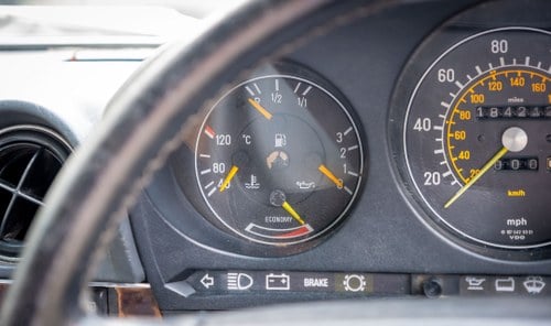 1986 Mercees-Benz R107 420SL zum Verkauf (Bild 52 von 175)