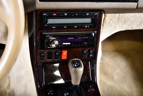 1998 Mercedes-Benz R129 SL500 Convertible 5,0L V8 (68k miles) In vendita (immagine 65 di 137)