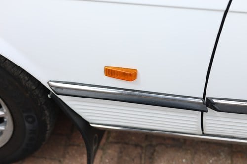 1989 Mercedes-Benz 300SL (R107) In vendita (immagine 196 di 295)