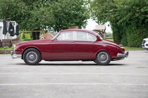 1966 Daimler 2½ Litre V8 For Sale (picture 9 of 175)