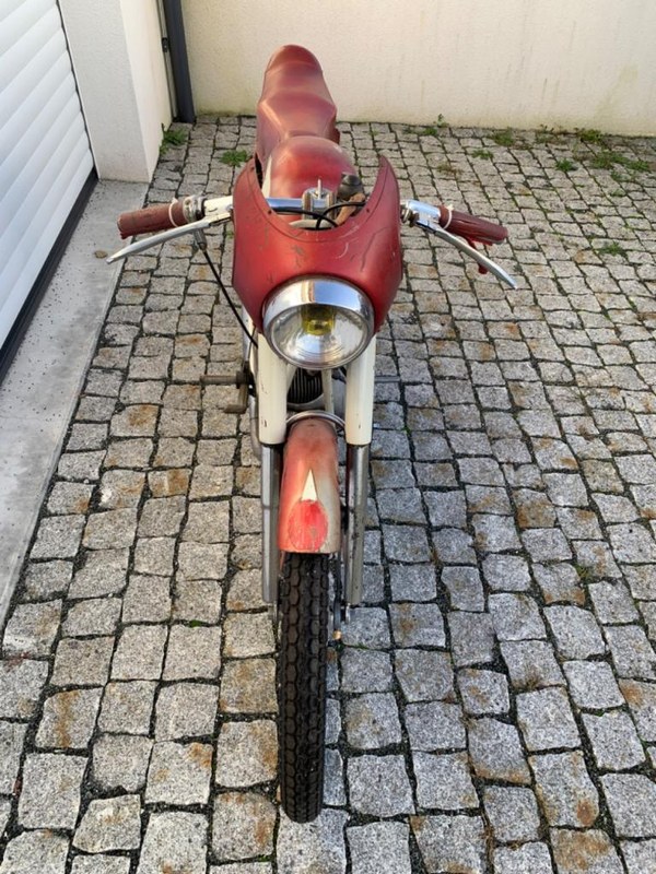 1965 VAP monneret S4V Rouge Manuel, 4 vitesses in Montaigu-Vende, France - A vendre | Car & Classic 1965 VAP monneret S4V Rouge Manuel, 4 vitesses in Montaigu-Vende, France - A vendre | Car & Classic
