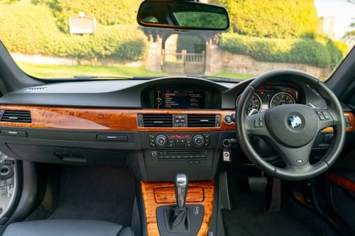 2011 BMW E92 325i M Sport à venda (imagem 17 de 119)