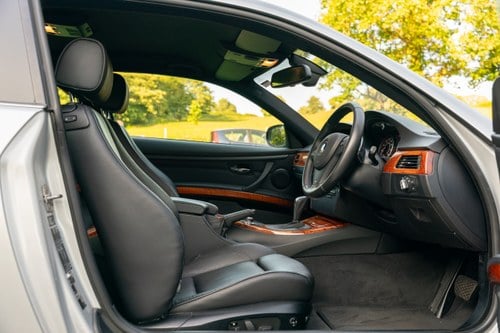 2011 BMW E92 325i M Sport à venda (imagem 24 de 119)