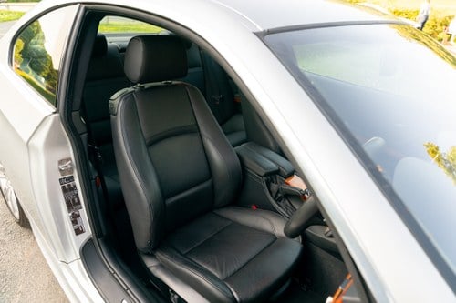 2011 BMW E92 325i M Sport à venda (imagem 25 de 119)