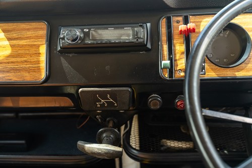1977 Volkswagen Type 2 zum Verkauf (Bild 48 von 141)
